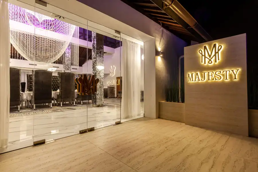 Gallery -  Restaurant & Bar  - Majesty Restaurant - Entrance