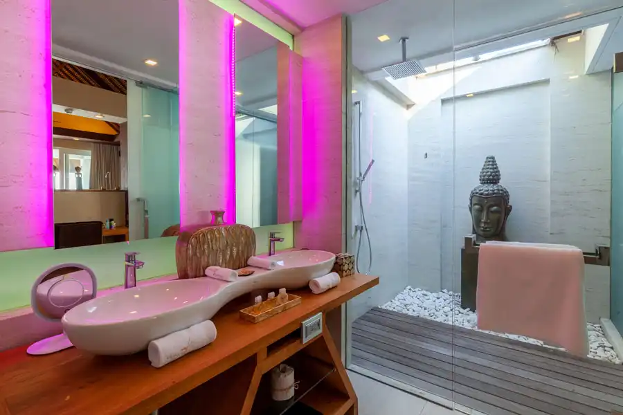 Ocean View Suite - Bathroom