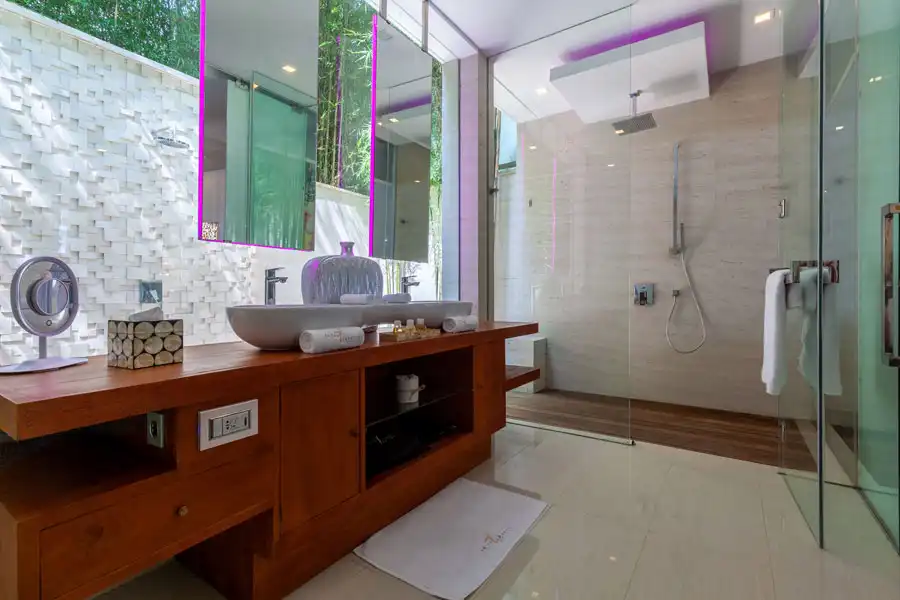 Ocean View Suite - Bathroom